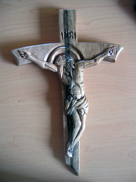 Kruzifix aus Holz